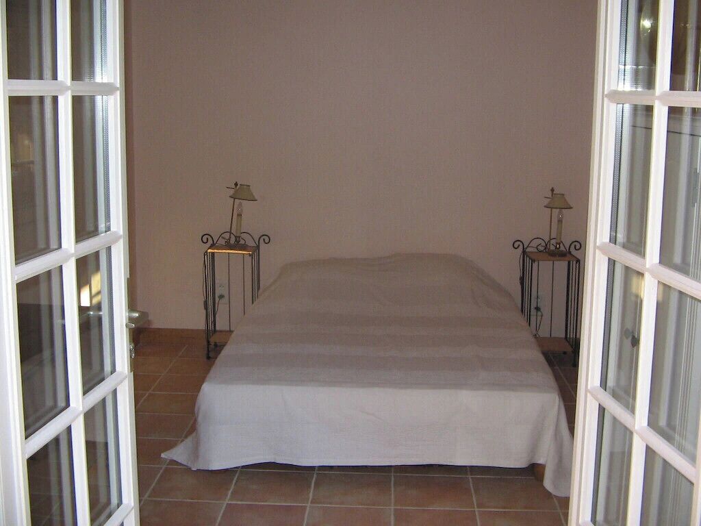 1 bedroom, iron/ironing board, bed sheets