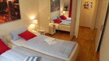 2 Schlafzimmer, Schreibtisch, Bügeleisen/Bügelbrett, kostenloses WLAN