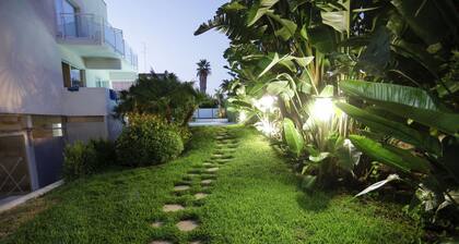 Path House - Garden Apartments by Wonderful Italy