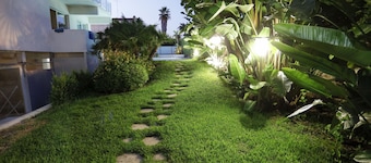 Path House - Garden Apartments by Wonderful Italy