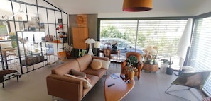 Interior - Charming villa in a quiet location, just 5 minutes from downtown Nîmes. The Countryside in the City! (Nîmes)
