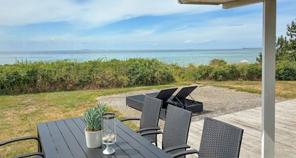 Awesome home in Gørlev with WiFi