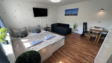 1 Schlafzimmer, Bügeleisen/Bügelbrett, Reisekinderbett, kostenloses WLAN