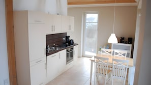 Kühlschrank, Ofen, Herdplatte, Geschirrspüler