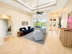 Smart TV, books, stereo - Flamingo Landing - Pet Friendly Pool/Spa Home w/ Fenced Yard - Punta Gorda Isles (Punta Gorda)