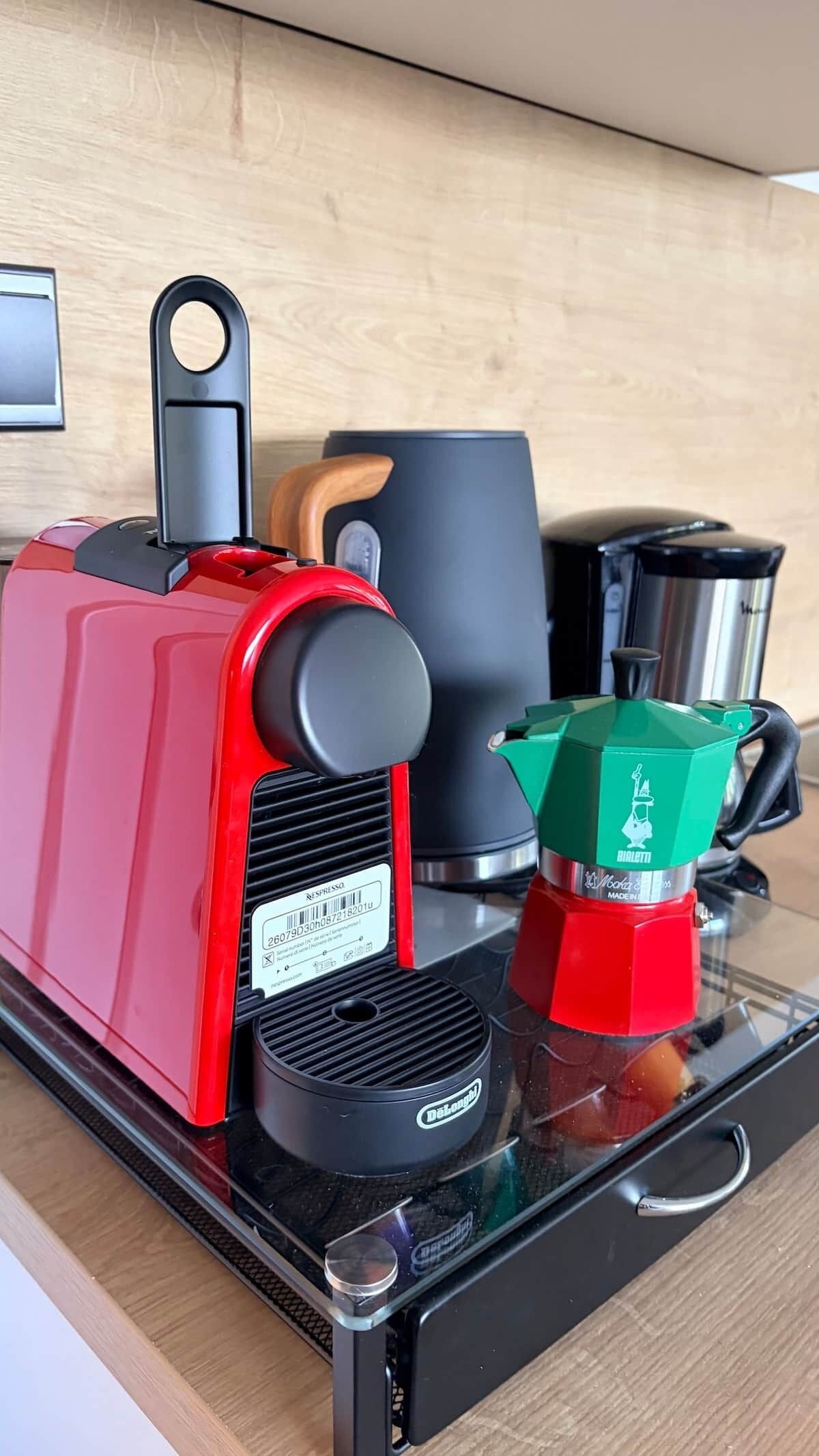 Kaffee und/oder Kaffeemaschine