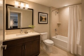 Bathroom - Nobleline Hotel (Toronto)