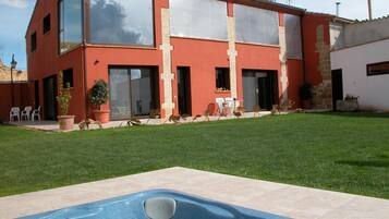 Outdoor spabad