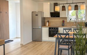 Fridge, microwave, cookware/dishes/utensils - Beautiful home in Oroslavje with WiFi (Oroslavje)
