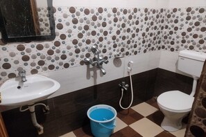 Shower, towels - Palette Hotel Amritsar by CheckIn (Rourkela)