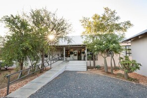 Exterior - The Serene Stay (Hoedspruit)
