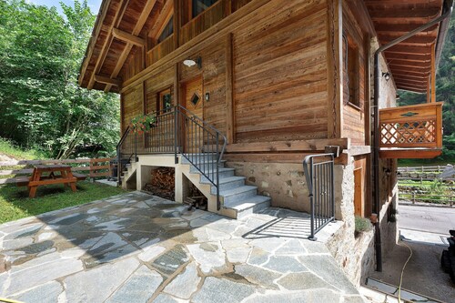 Chalet 'Maso Rubino' with Mountain View, Balcony and Wi-Fi