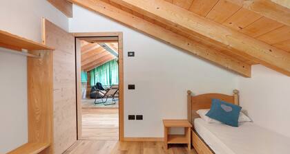 Chalet 'Maso Rubino' with Mountain View, Balcony and Wi-Fi
