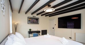 3 chambres, bureau, fer et planche à repasser, Wi-Fi
