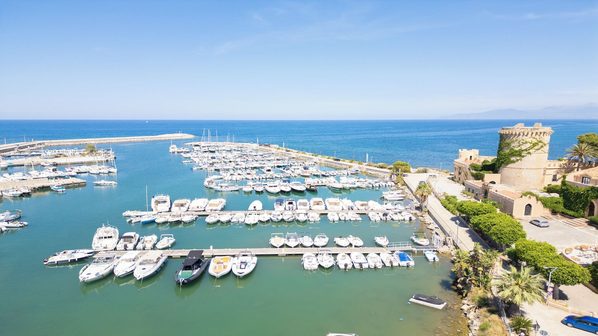 Basic Apartment, Balcony, Sea View | Marina