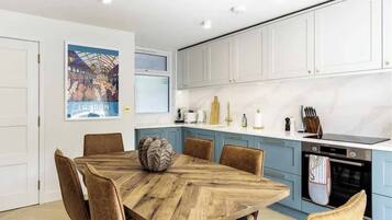 Apartment, 3 Bedrooms | Private kitchen