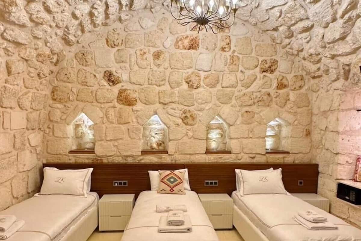 Deluxe Triple Room, Courtyard View | Free WiFi