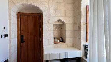 Deluxe Room, City View | Interior
