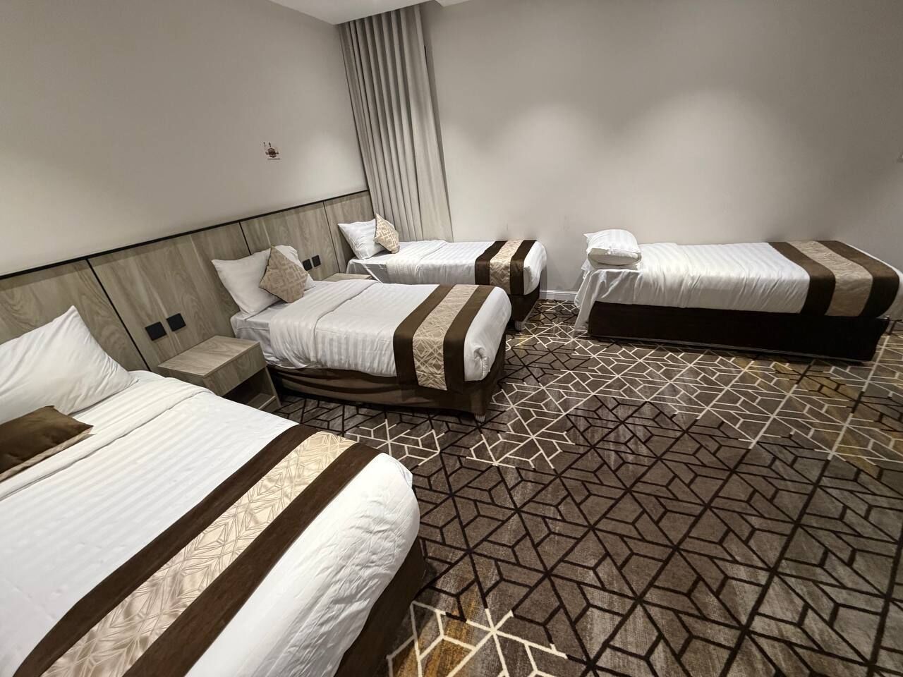 Deluxe Triple Room | Laptop workspace, free WiFi
