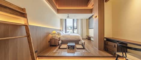 Superior Double Room, Balcony | Blackout drapes, soundproofing, iron/ironing board, free WiFi