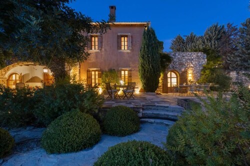 Escape to Geoeli House – Where Luxury Meets Tranquility