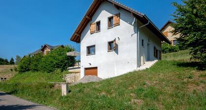 House 'La Maison du Lac' with Wi-Fi, Terrace and Parking