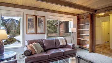 Leilighet, flere senger, fjellutsikt (Atelier Lookout) | Oppholdsområde