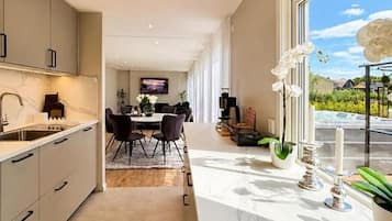 Family House, 3 Bedrooms, 2 Bathrooms (SeaVista Trelleborg Sea View &) | Private kitchen