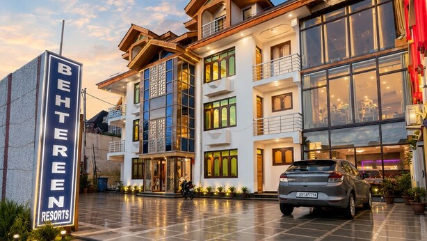 A multi-story hotel with a prominent sign reading 'BEHTREE RESORTS.' - Behtereen Resort (Srinagar)
