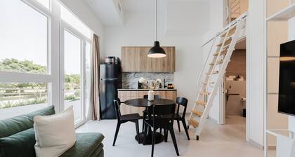 Comfort and Design Facing the Turia Gardens in Valencia