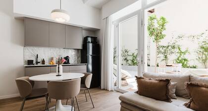 Comfort Design and a Terrace Facing the Turia Gardens in Valencia