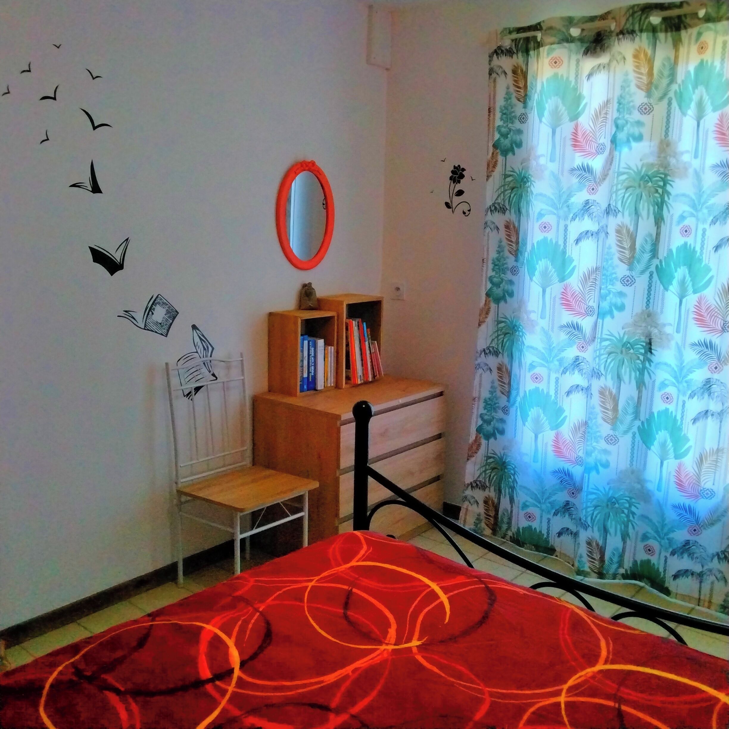 Iron/ironing board, free WiFi, bed sheets