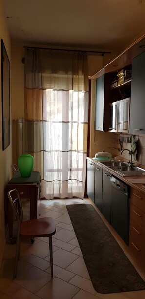 Private kitchen - "Sul corso" Atessa Elegant Two-Story Apartment for 9 Guests (Atessa)