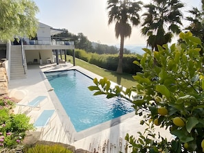 Pool - Between Sea and Pine Forest (Pool, Spa Jacuzzi, Sauna) – Aubergine Room (Bandol)
