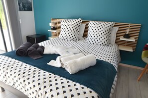 Room - Between Sea and Pine Forest (Pool, Spa-Jacuzzi, Sauna) – Azur Room (Bandol)