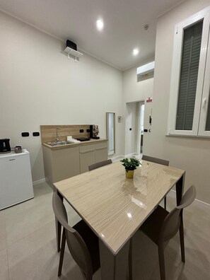 Dining - Vrbo Property (Ercolano)