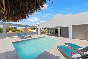 Pool - Vrbo Property (Willemstad)