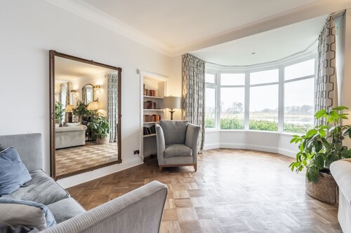 Beautiful Cairns Farmhouse, Kirknewton, just outside Edinburgh.  Escape to the countryside but only