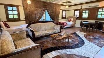 Studio, Multiple Beds, Private Bathroom, Valley View | Living area