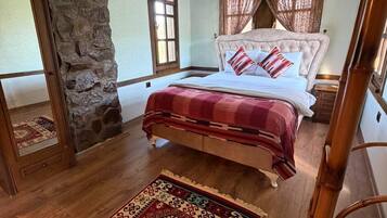 Studio, Multiple Beds, Private Bathroom, Valley View | Desk, laptop workspace, free WiFi