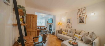 Cotswolds 2BD 1 Bath Garden City Centre