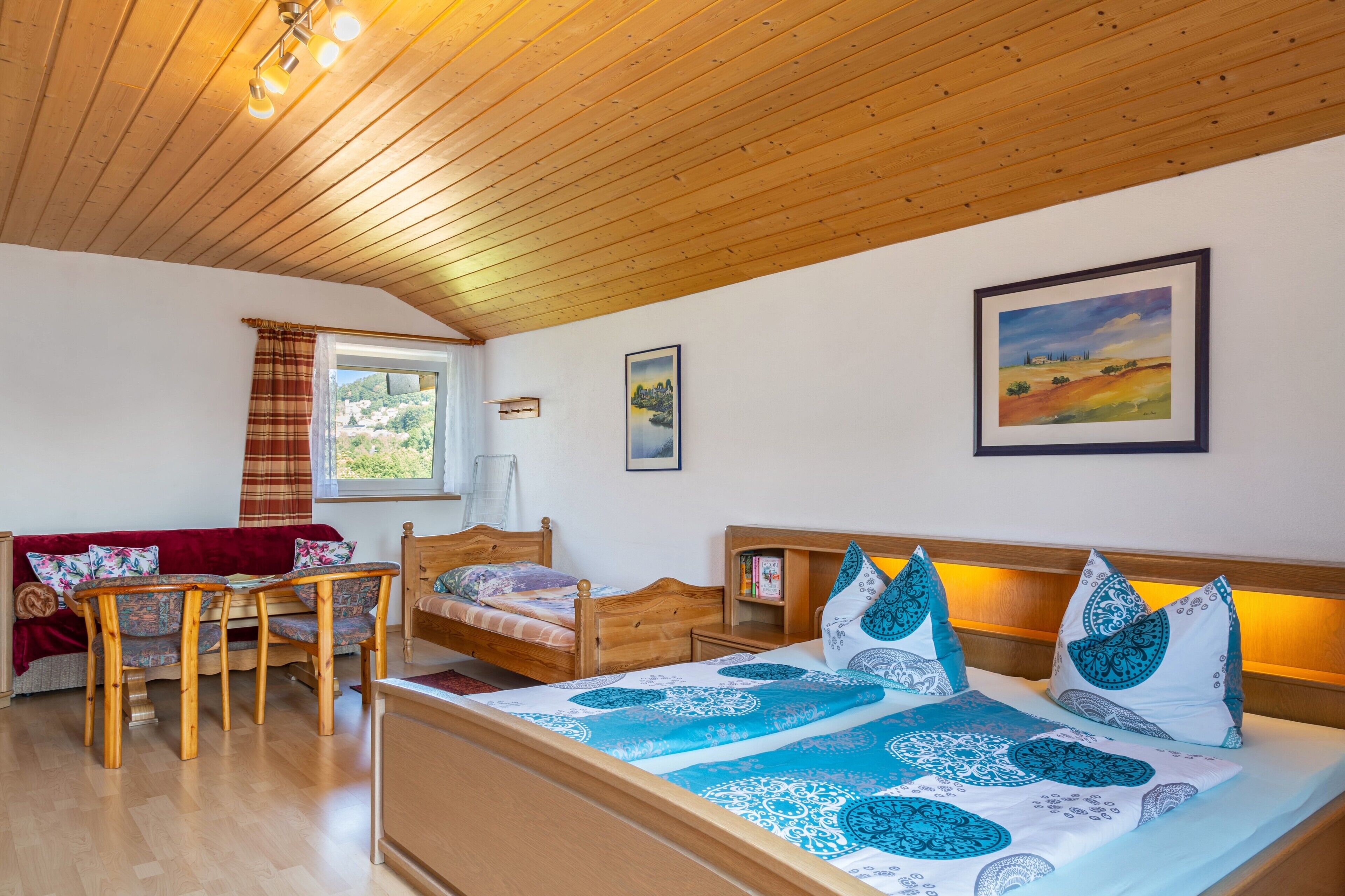 2 dormitorios, tabla de planchar con plancha, wifi y ropa de cama
