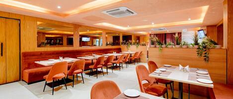 House | Dining