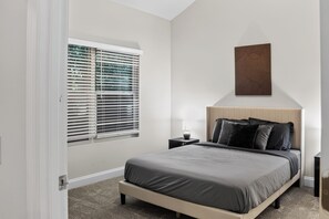 Desk, iron/ironing board, travel cot, free WiFi - Cozy 2BR Stay with Modern Comforts (Savannah)