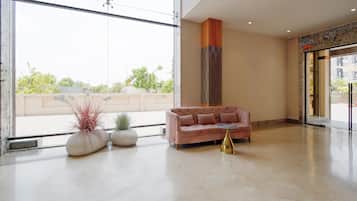 House | Lobby