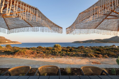 Antiparos Gems | The Villa • Private Pool • Steps from the Sea