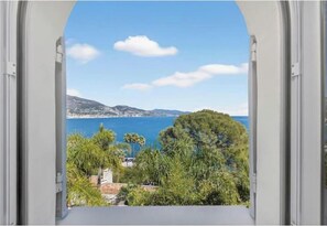 Interior - Elegant 2BR Sea View Apartment Near Monaco | Balcony & Riviera Charm (Roquebrune-Cap-Martin)