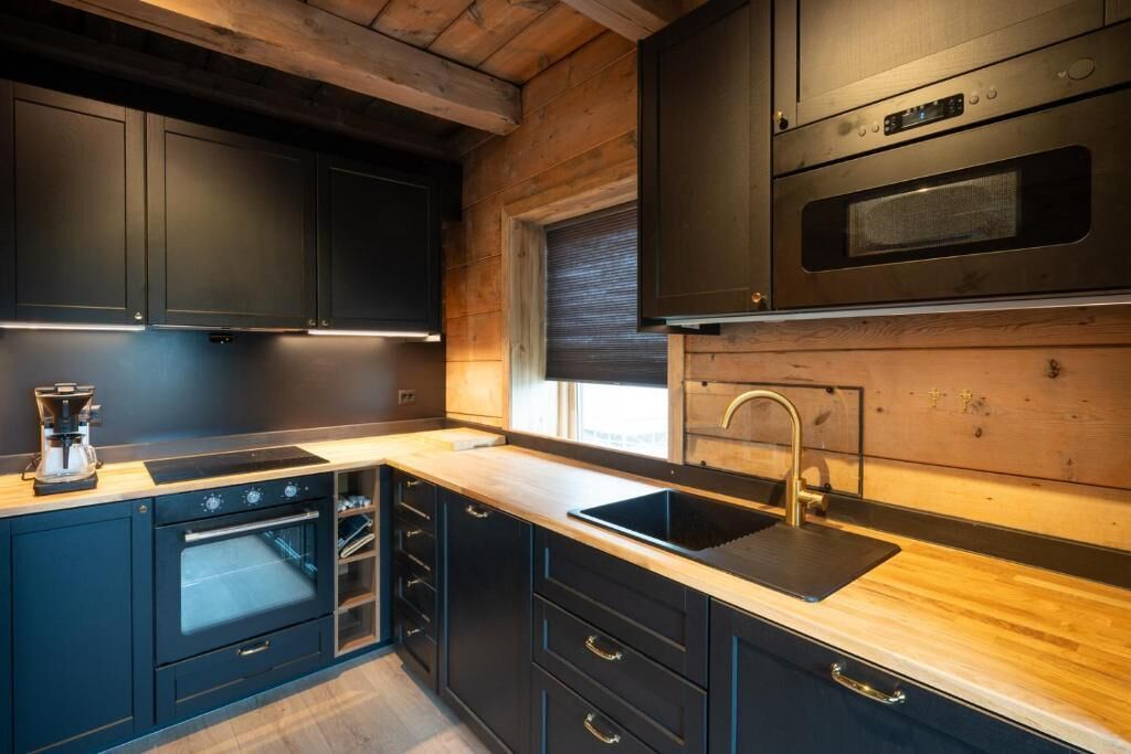 Premium Cottage, Resort View | Private kitchen | Highchair