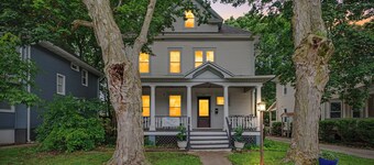 Illini Dream House with Historic Retreat near UIUC and Downtown