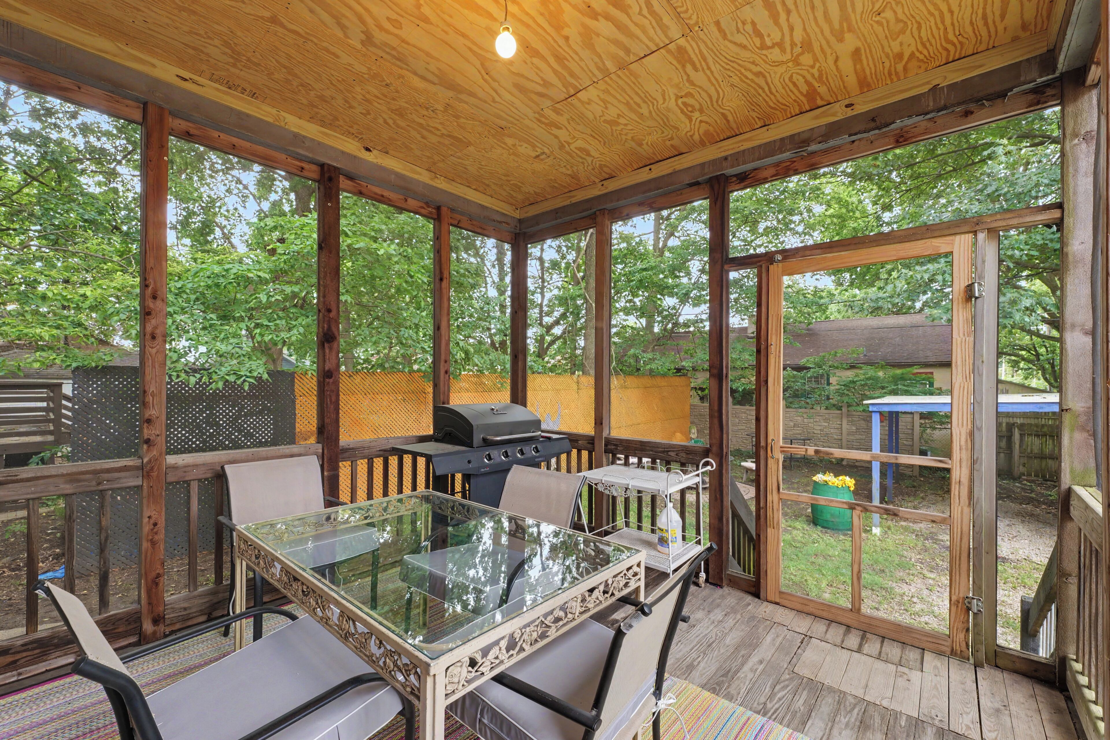 Outdoor dining